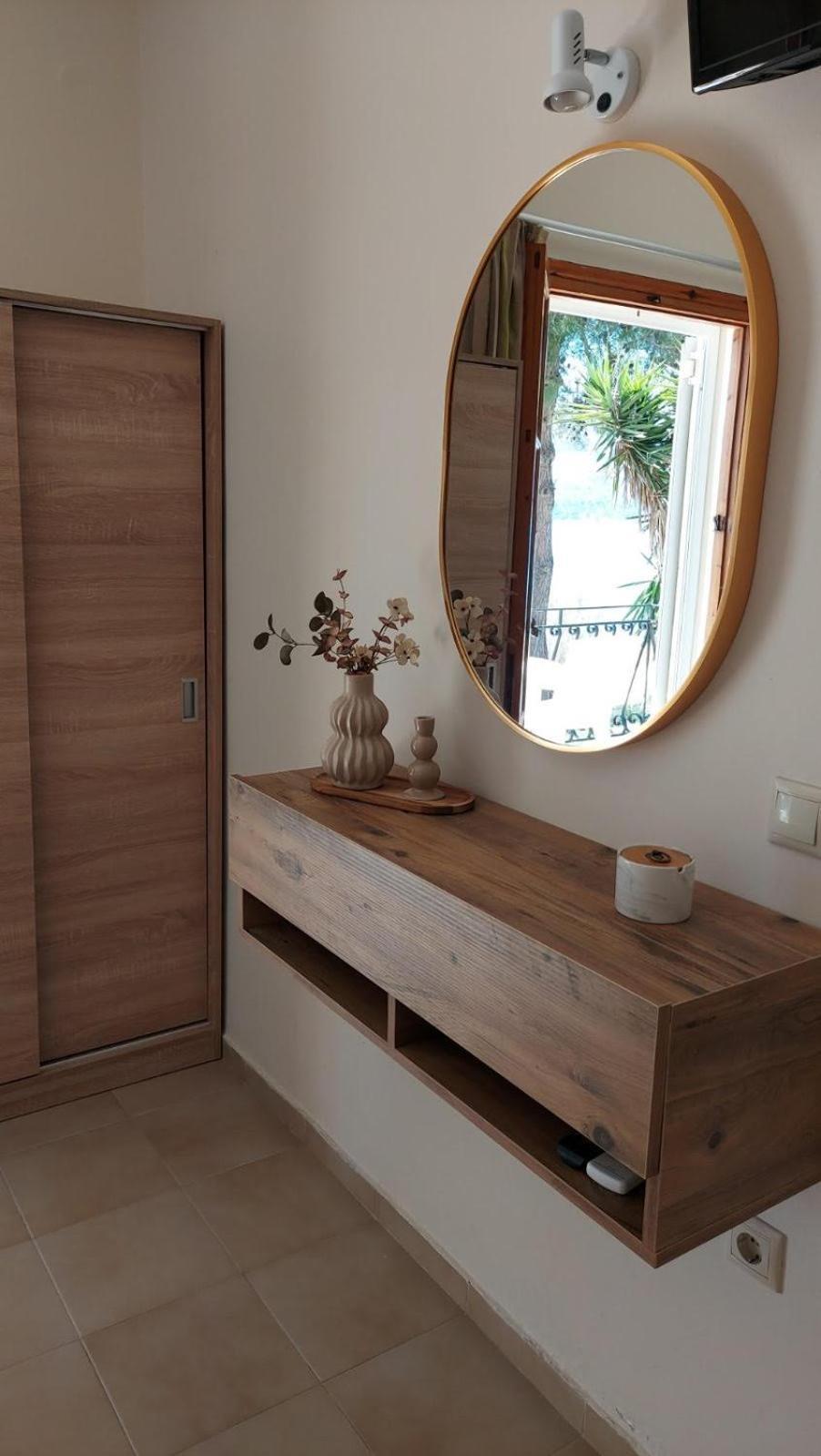 Sea Breeze Apartments Lixouri Esterno foto