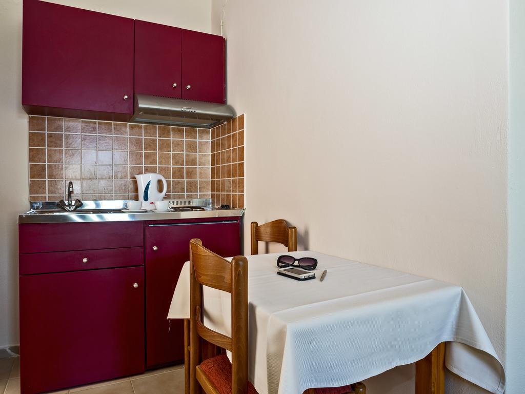 Sea Breeze Apartments Lixouri Esterno foto