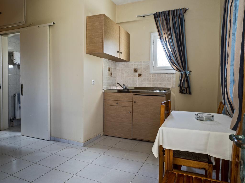 Sea Breeze Apartments Lixouri Esterno foto